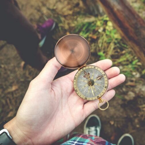 Vintage Pocket Watch Metal Compass Antique Brass Flip Cover Compass with Automatic Flip Lid and Portable for Outdoor Backpacking, Camping, Hiking – Bild 3