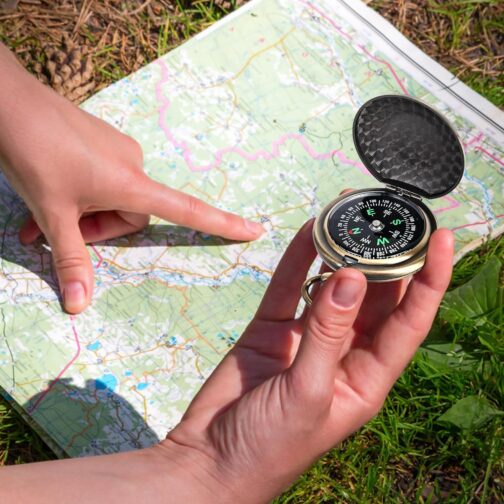 Mitening Outdoor Compass, Portable Brass Compass, Pocket Compass, Classic Waterproof Marching Compass, Pocket Watch, Flip Open with Luminous Numbers for Hiking, Camping, Hunting and Outdoor Activities – Bild 6