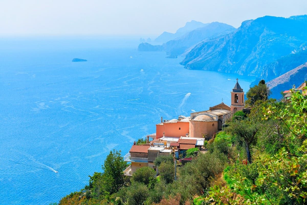 Du betrachtest gerade This Ancient Path Lets You Hike Above Italy’s Amalfi Coast (Epic!)