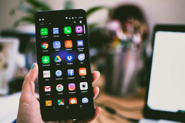 Du betrachtest gerade Can You Actually Travel Without Social Media?