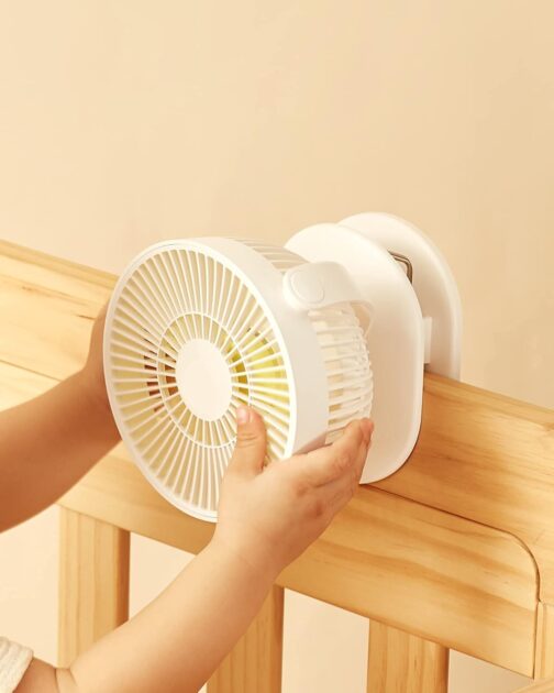 JISULIFE Mini USB Fan, Clip Battery Table Fan, Very Quiet, Small with 4000 mAh Battery, 4 Speed Levels, Max 14 Hours for Bed, Desk, Crib, Pram, Car Seat - White – Bild 8