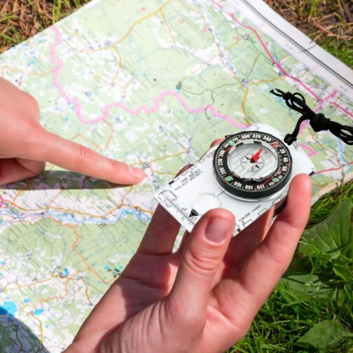 6 Pack Outdoor Compass with Adjustable Declination, Pocket Compass with Magnifying Glass, Ruler, Scale, Multifunctional Pocket Compass for Children, Waterproof Compass for Hiking, Camping and Other – Bild 6