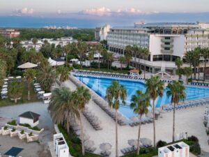 Buche jetzt deinen Traumurlaub im Adora Hotel and Resort in  ➝ schon ab 1086 €!