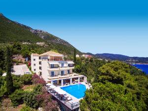 Buche jetzt deinen Traumurlaub im Aliki Hotel in  ➝ schon ab 837 €!