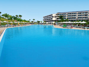 Buche jetzt deinen Traumurlaub im Alvor Baía Resort Hotel in  ➝ schon ab 1215 €!