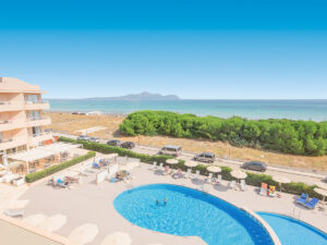 Buche jetzt deinen Traumurlaub im Aparthotel Dunes Platja in  ➝ schon ab 865 €!