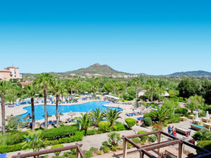 Buche jetzt deinen Traumurlaub im Aparthotel Garbí Cala Millor in  ➝ schon ab 859 €!