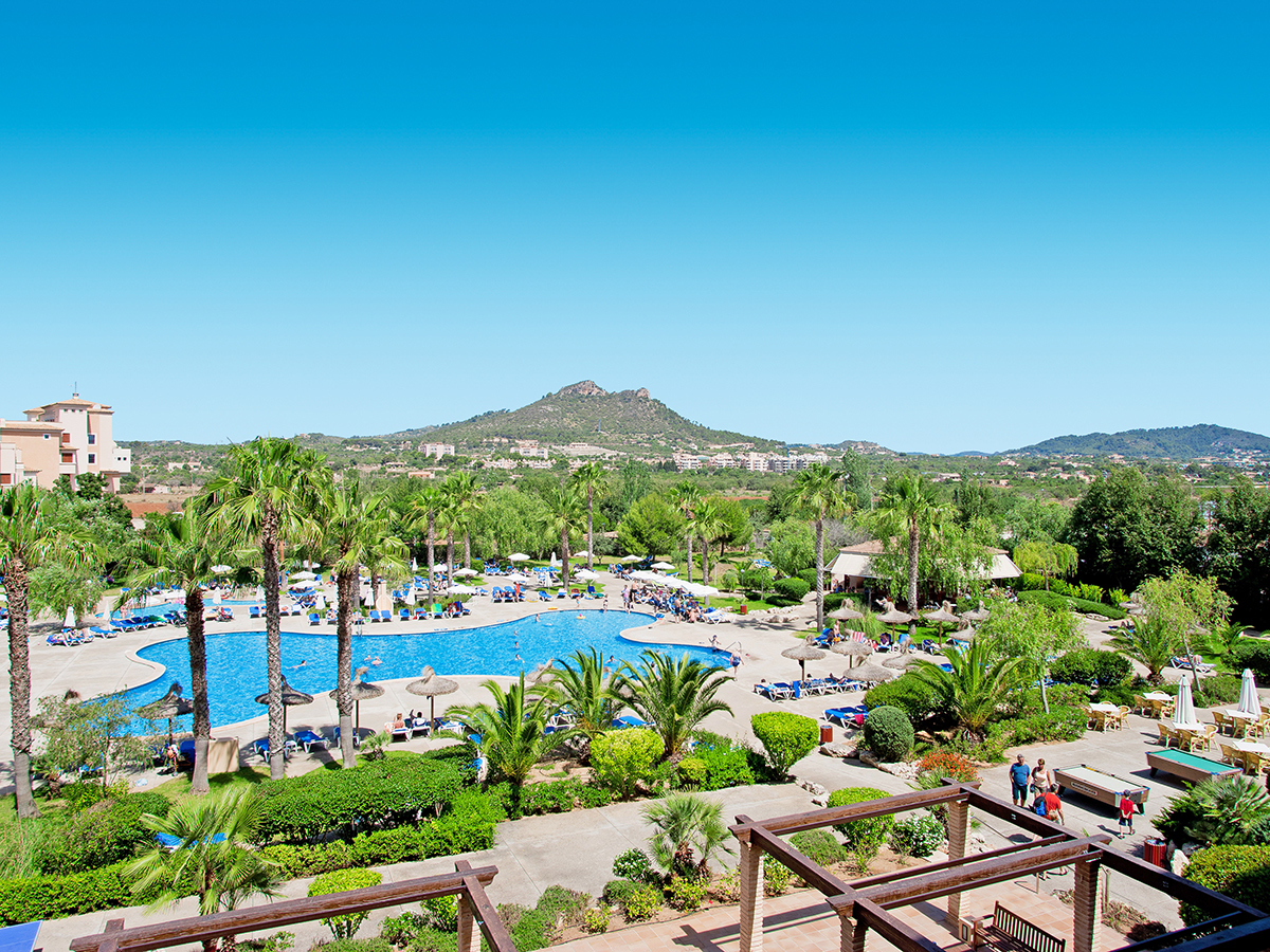 Buche jetzt deinen Traumurlaub im Aparthotel Garbí Cala Millor in  ➝ schon ab 859 €!