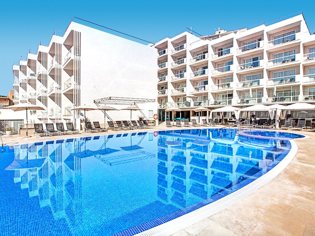 Buche jetzt deinen Traumurlaub im Aparthotel Paguera Beach in  ➝ schon ab 742 €!