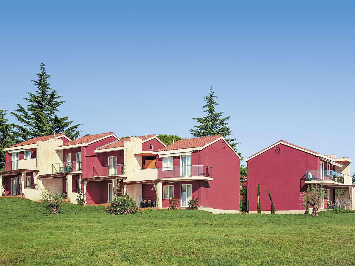 Buche jetzt deinen Traumurlaub im Apartments Katoro Plava Laguna in  ➝ schon ab 604 €!