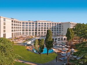 Buche jetzt deinen Traumurlaub im Aquahouse Hotel & Spa in  ➝ schon ab 851 €!