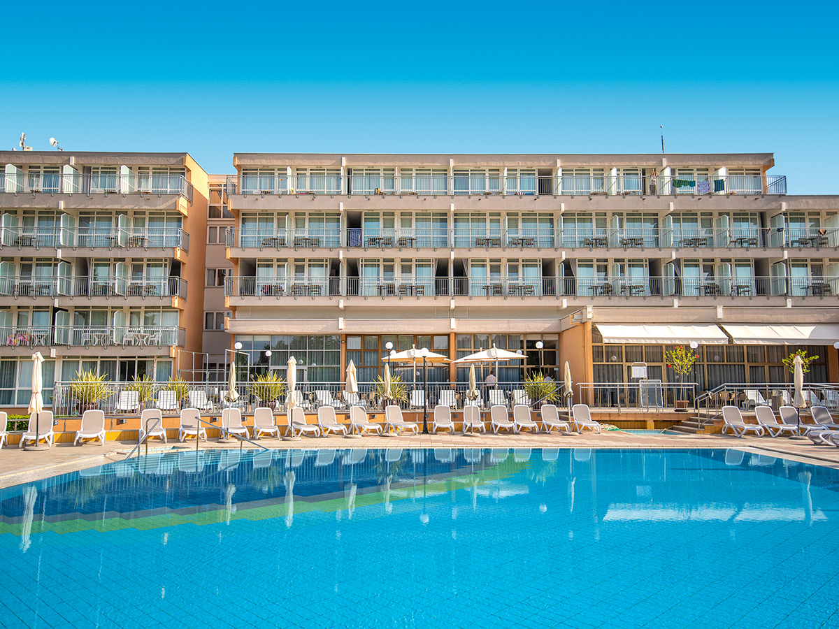 Buche jetzt deinen Traumurlaub im Arena Hotel Holiday in  ➝ schon ab 893 €!