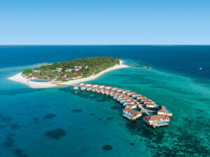 Buche jetzt deinen Traumurlaub im Avani+ Fares Maldives in  ➝ schon ab 2731 €!