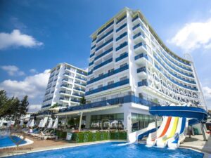 Buche jetzt deinen Traumurlaub im Azura Deluxe Hotel in  ➝ schon ab 974 €!