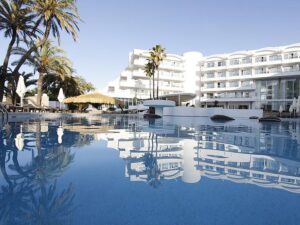 Buche jetzt deinen Traumurlaub im BG Rei Del Mediterrani in  ➝ schon ab 761 €!