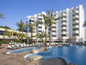 Buche jetzt deinen Traumurlaub im Bahia Grande Hipotels in  ➝ schon ab 584 €!