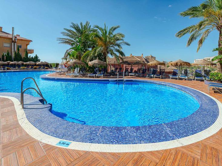 Buche jetzt deinen Traumurlaub im Benalmadena Palace-Aptos in  ➝ schon ab 1149 €!