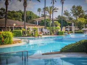 Buche jetzt deinen Traumurlaub im Blau Colonia Sant Jordi in  ➝ schon ab 837 €!