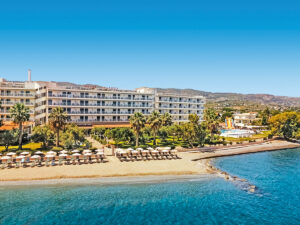 Buche jetzt deinen Traumurlaub im Calamos Beach in  ➝ schon ab 689 €!