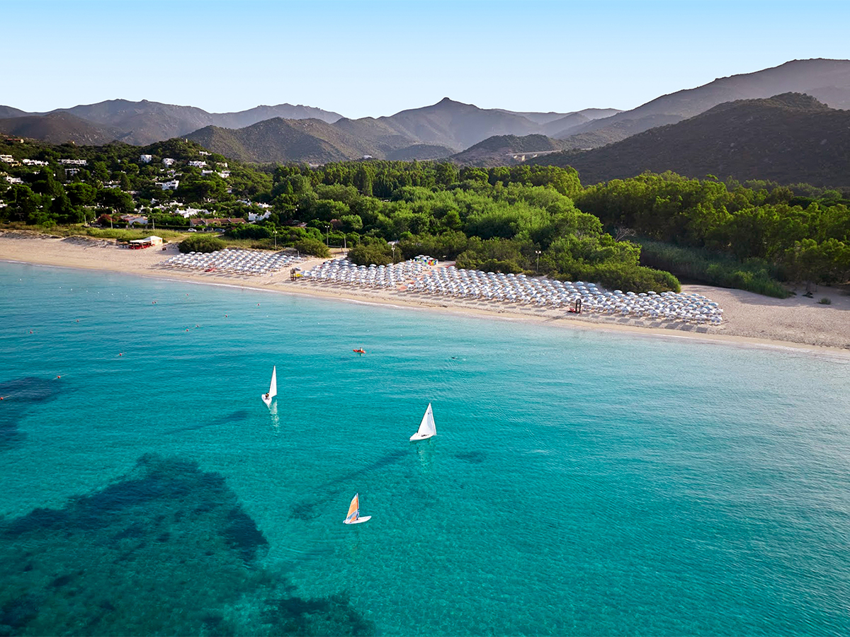 Buche jetzt deinen Traumurlaub im Calaserena Resort in  ➝ schon ab 1112 €!