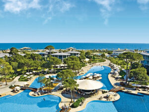 Buche jetzt deinen Traumurlaub im Calista Luxury Resort in  ➝ schon ab 1842 €!