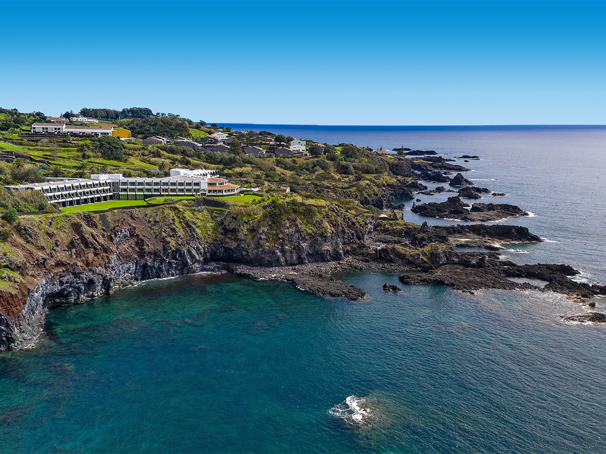 Buche jetzt deinen Traumurlaub im Caloura Hotel Resort in  ➝ schon ab 880 €!