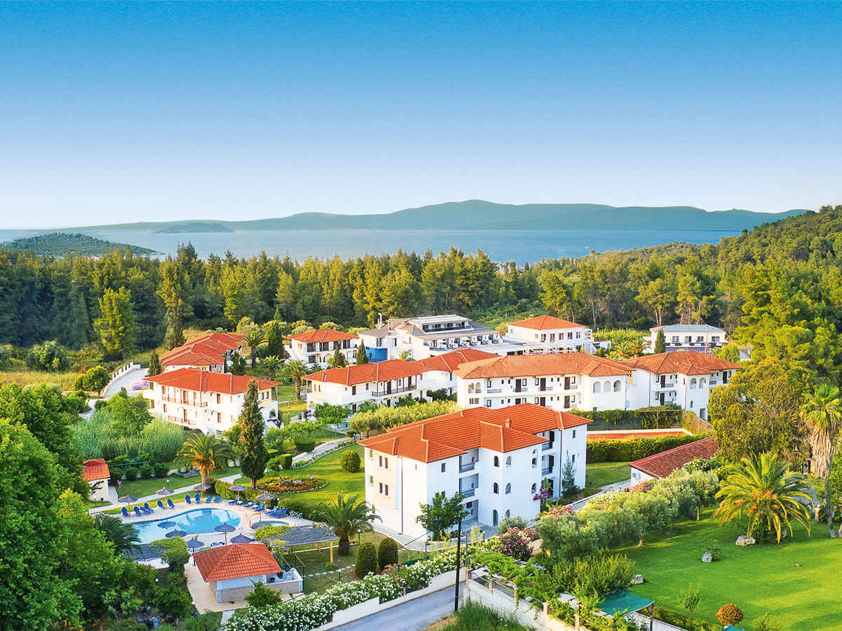 Buche jetzt deinen Traumurlaub im Chrousso Village Hotel in  ➝ schon ab 634 €!