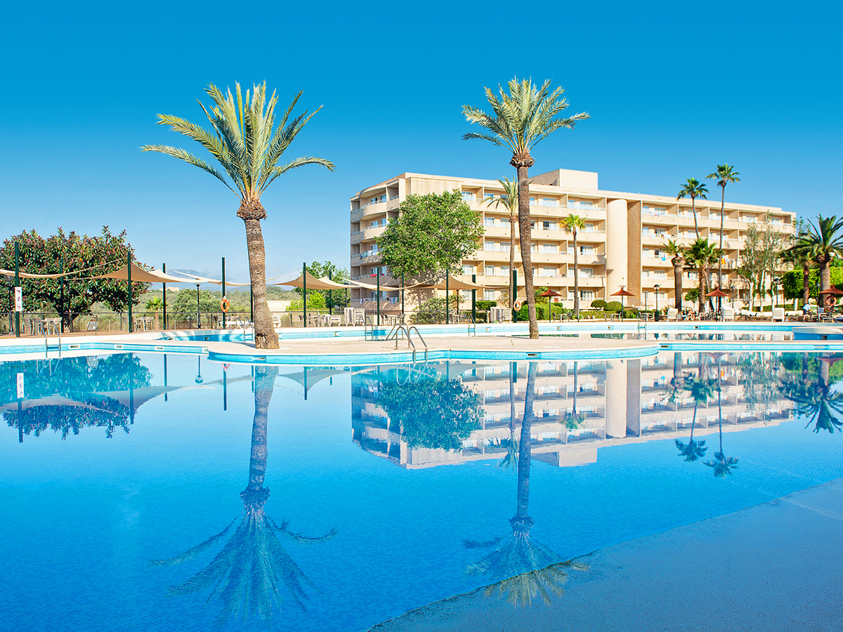 Buche jetzt deinen Traumurlaub im Club Cala Romani in  ➝ schon ab 608 €!