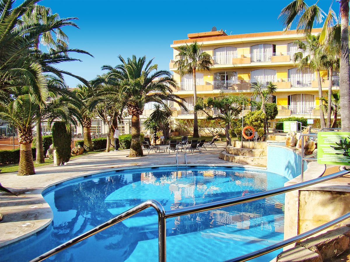 Buche jetzt deinen Traumurlaub im Club Simó in  ➝ schon ab 634 €!