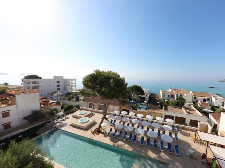 Buche jetzt deinen Traumurlaub im Clumba Hotel in  ➝ schon ab 740 €!