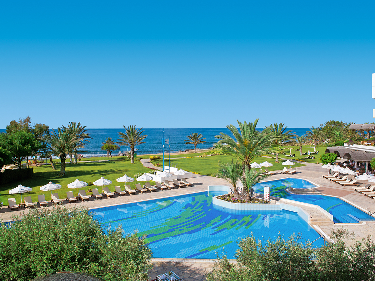 Buche jetzt deinen Traumurlaub im Constantinou BrosAthena Royal Beach in  ➝ schon ab 1350 €!