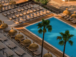 Buche jetzt deinen Traumurlaub im Cook`s Club Calvià Beach in  ➝ schon ab 706 €!