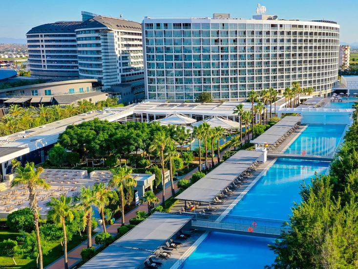 Buche jetzt deinen Traumurlaub im Crystal Centro Resort in  ➝ schon ab 1080 €!