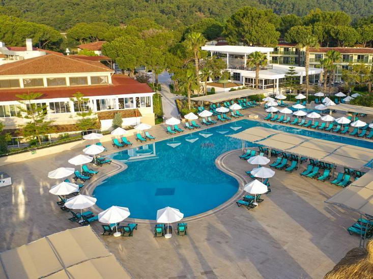 Buche jetzt deinen Traumurlaub im Crystal Flora in  ➝ schon ab 945 €!