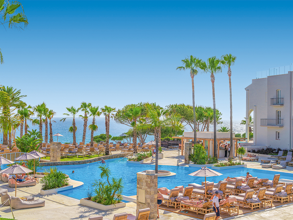 Buche jetzt deinen Traumurlaub im DAIA Slow Beach Hotel Conil in  ➝ schon ab 2014 €!