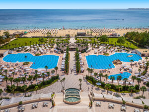 Buche jetzt deinen Traumurlaub im DIT Majestic Beach Resort in  ➝ schon ab 759 €!