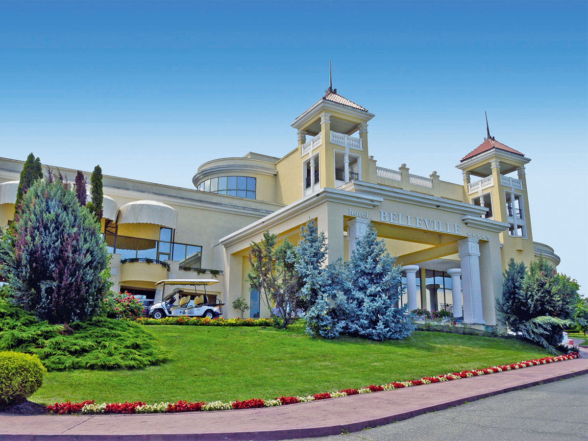 Buche jetzt deinen Traumurlaub im DUNI Royal Resort Hotel Belleville in  ➝ schon ab 759 €!