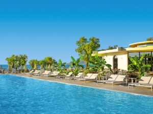 Buche jetzt deinen Traumurlaub im Domes Aulus Zante