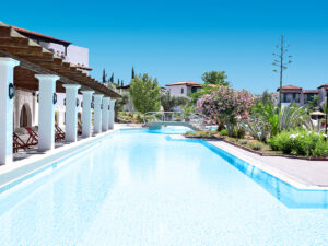 Buche jetzt deinen Traumurlaub im Eretria Hotel & Spa Resort in  ➝ schon ab 762 €!