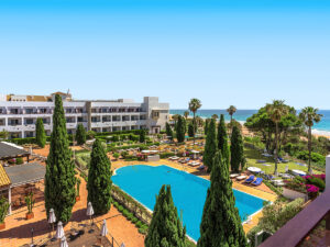 Buche jetzt deinen Traumurlaub im Fuerte Conil Resort in  ➝ schon ab 1001 €!