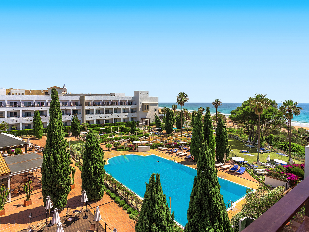 Buche jetzt deinen Traumurlaub im Fuerte Conil Resort in  ➝ schon ab 1001 €!