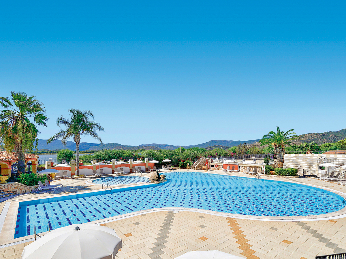 Buche jetzt deinen Traumurlaub im Futura Club Colostrai in  ➝ schon ab 1214 €!