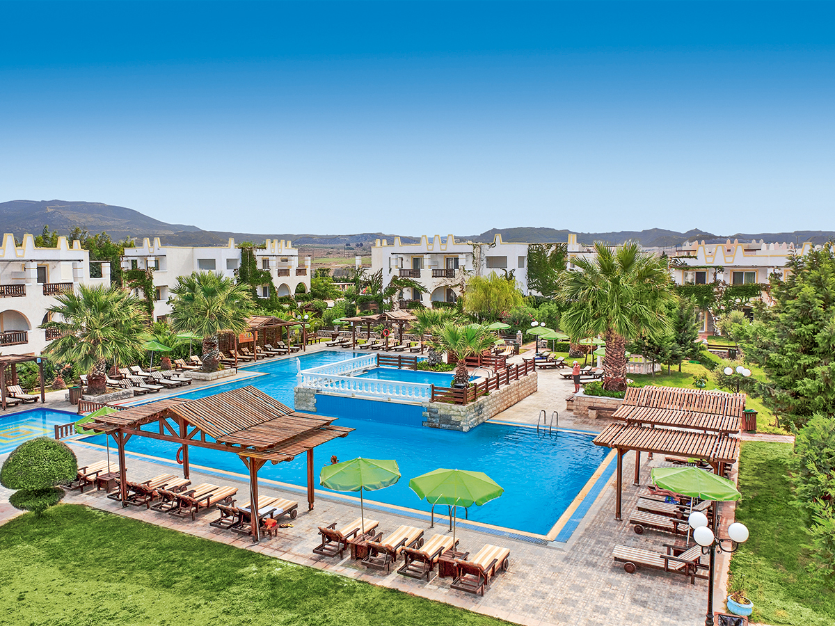 Buche jetzt deinen Traumurlaub im Gaia Royal Hotel in  ➝ schon ab 761 €!