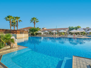 Buche jetzt deinen Traumurlaub im Golden Coast Hotel & Bungalows in  ➝ schon ab 995 €!