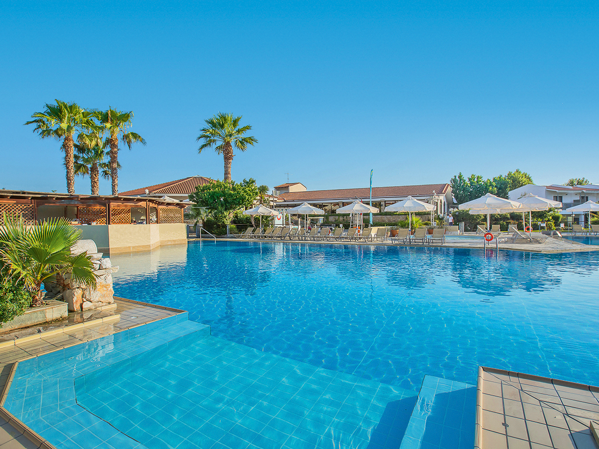 Buche jetzt deinen Traumurlaub im Golden Coast Hotel & Bungalows in  ➝ schon ab 995 €!