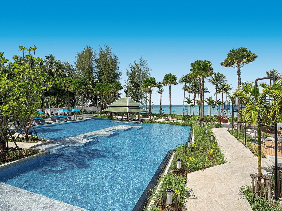 Buche jetzt deinen Traumurlaub im Grand Mercure Khao Lak Bangsak in  ➝ schon ab 1468 €!