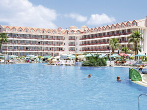 Buche jetzt deinen Traumurlaub im Green Nature Resort in  ➝ schon ab 678 €!