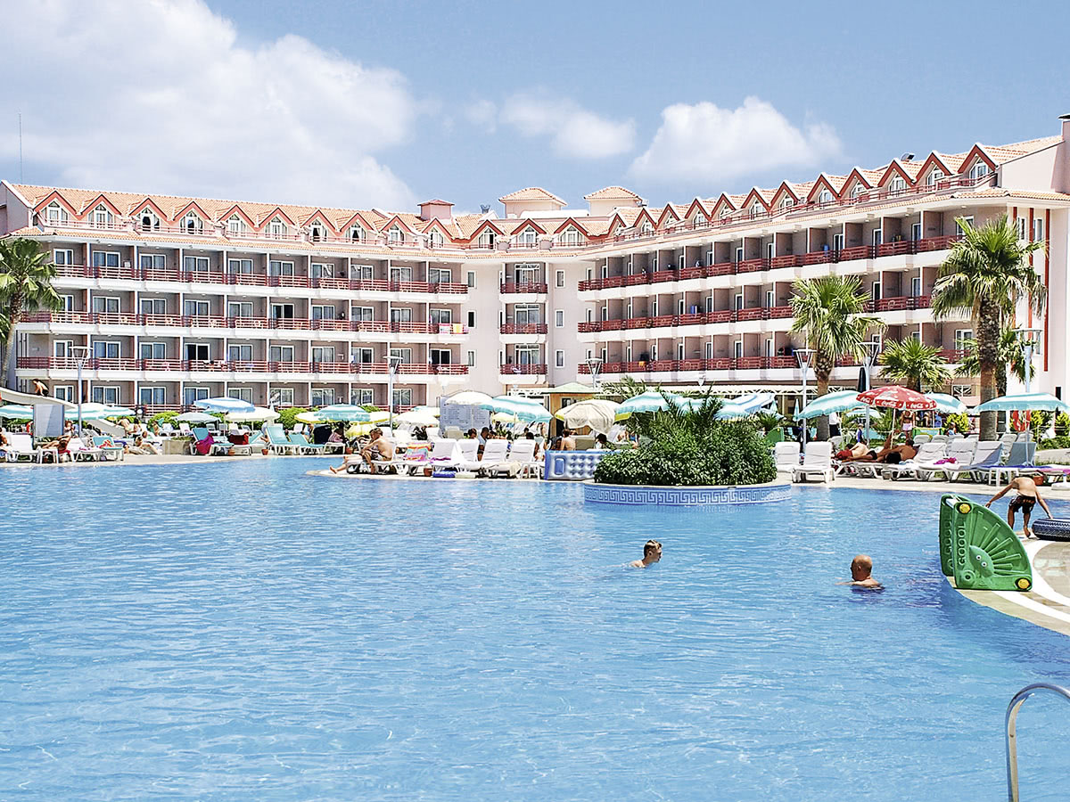 Buche jetzt deinen Traumurlaub im Green Nature Resort in  ➝ schon ab 678 €!