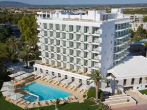 Buche jetzt deinen Traumurlaub im HM Balanguera Beach in  ➝ schon ab 900 €!