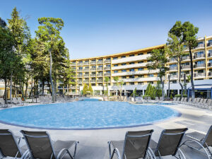 Buche jetzt deinen Traumurlaub im HVD Clubhotel Bor in  ➝ schon ab 734 €!